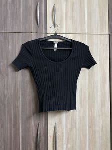 35 H&M KNIT TOP