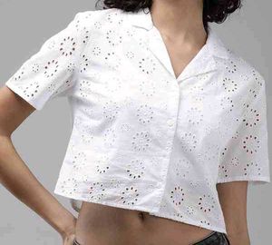 Chic White Broderie Anglaise Crop Top