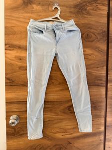 Levi Light Wash Skinny Jeans