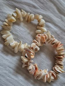 Seashell Chip Bracelet