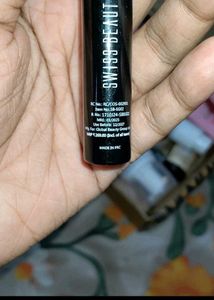 Swiss Beauty eyelash glue black in colour