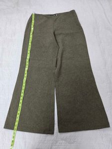 Wide Leg low-rise Trousers waist 32