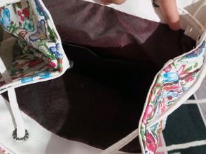 Multicolour Floral Bagpack