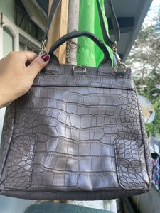 Stylish Croc-Embossed Shoulder Bag pure leather