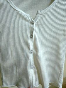 Ribbed 🤍 Button-Up Crop Top! 🪽