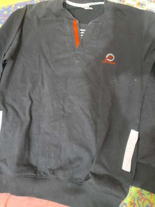 Top  Black Pullover - Size M