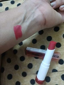 Lipstick Swatch &amp; Tube