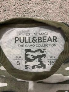 Pull&amp;Bear Camo "Army of None" T-Shirt