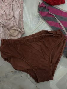 per piece cute underwears.😍
