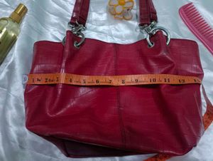 Chic Red Faux Croc Shoulder Bag