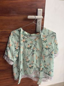 Floral Print Lace Trim Top