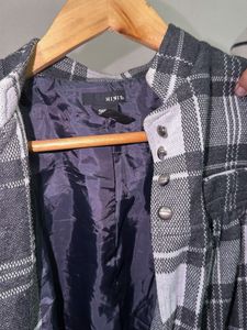 Chic Plaid Jacket small size