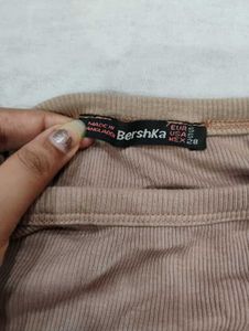 Ribbed Lettuce Hem Crop Top