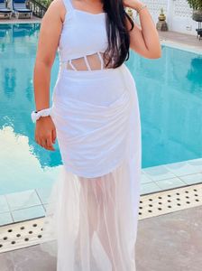 Elegant White Ruched Gown with Tulle Skirt