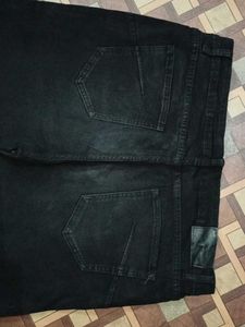 Black Jeans - Stylish &amp; Versatile