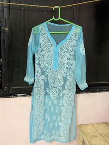 chikankari kurti