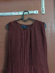 Elegant Maroon Sleeveless Dress