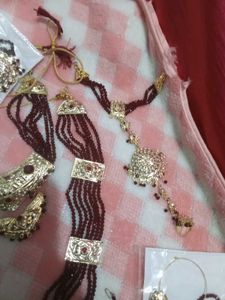 Elegant Maroon &amp; Gold Jewellery Set