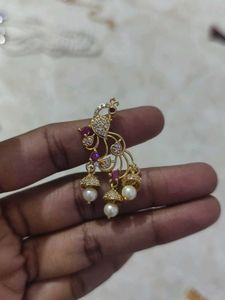 Ad stone earrings