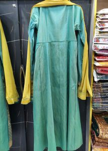 Stunning Teal &amp; Gold Gown💛
