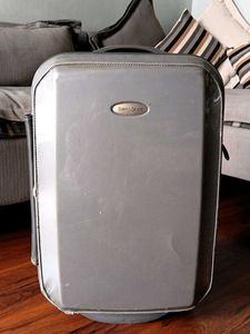 Samsonite Grey Suitcase-Cabin size