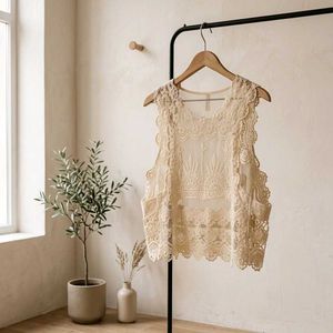 Boho Lace Sleeveless jacket
