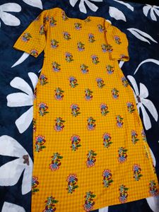 Floral Print Kurta With 🎁Freebie