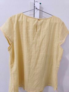 Chic Yellow Short Sleeve Top