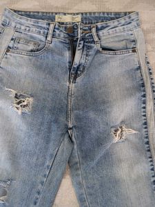 Distressed Light Wash Straight Leg Jeans