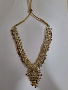 Beautiful Gold &amp; Crystal Necklace Set