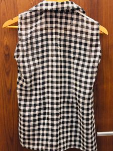 Chic Gingham Sleeveless Top