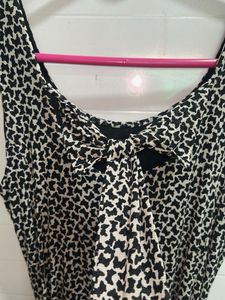 Chic Black &amp; White Print Dress with Belt
