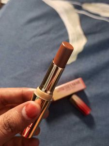 Lakme Fashionista Overtime Matte Lipstick