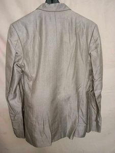 Stylish Grey Suit - Perfect for Any Occasion