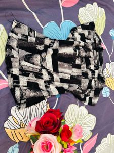 Abstract Print Short Sleeve Top