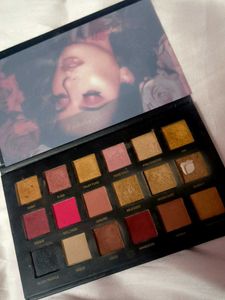 Eyeshadow palette
