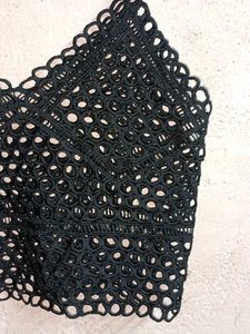 Trendy See-through Lace Crop Top Black 🖤