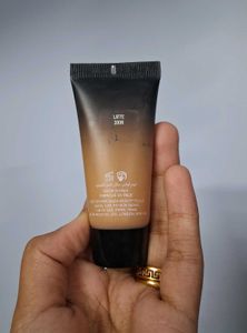 Huda Beauty FauxFilter Matte Foundation
