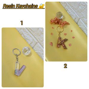 ✨ Handmade Resin Initial Keychains ✨🩷