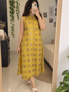 Beautiful Yellow Embroidered Kurta Size Small