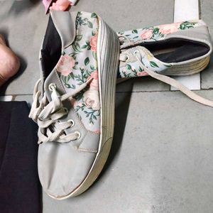 Floral Print Casual Sneakers