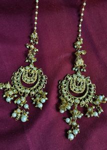 Beuatiful Earings With Chains