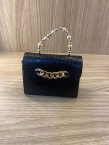 Chic Black Croc Embossed Clutch Bag