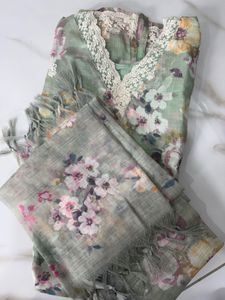 Green Floral Print Kurta Set with Dupatta &amp; Pants