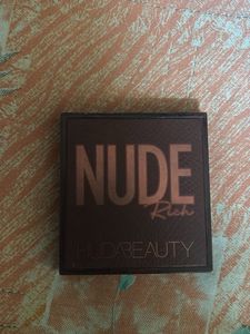 HUDA BEAUTY NUDE RICH Eyeshadow Palette