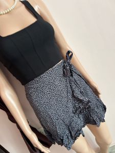 Chic Black Floral Mini Skirt