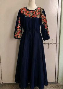 ✨Midnight Bloom Navy Floral Embroidered Gown💙