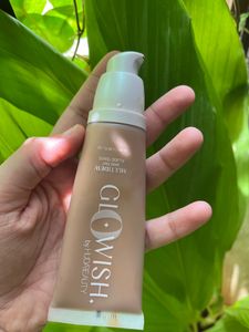 Huda Beauty Glowish Skin Dew (foundation)