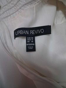 White balloon sleeves top