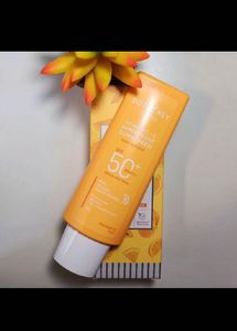 Dot & Key Vitamin C Sunscreen SPF 50